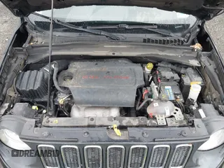 2015 Jeep Renegade Latitude z VIN ZACCJBBT8FPB25943, wystawiony jako IAAI lot #42120185 z przebiegiem 103 956 mil mil oraz . Historia ofert i sprzedaży dostępna na DreamBid. Obrazek 10.