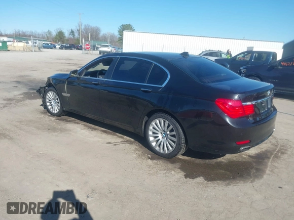 2011 BMW 7 Series 750Li xDrive with VIN WBAKC8C53BC433865, listed as a IAAI auction lot 41823357 with 122,476 mi miles. Bid and sale history available at carsss.com. Image 3.