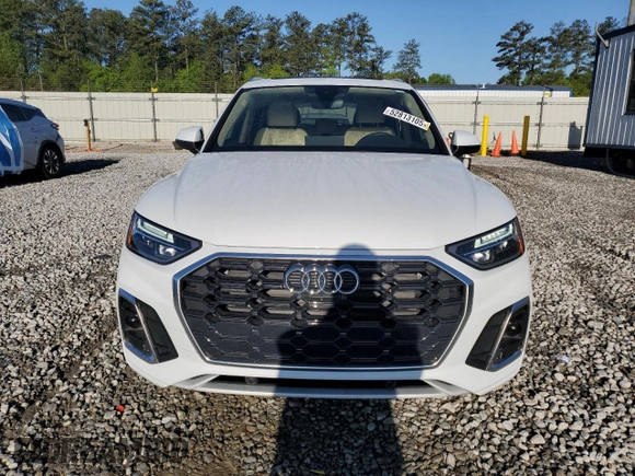 2024 Audi Q5 S line Premium Plus with VIN WA1EABFY9R2051407, listed as a Copart auction lot 52813105 with 10,212 mi miles and Salvage Title. Bid and sale history available at DreamBid. Image 5.