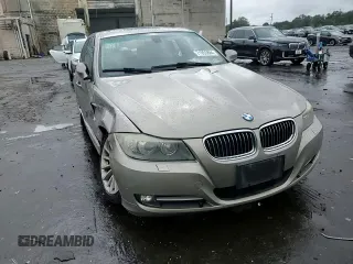 2010 BMW 3 Series 335i xDrive z VIN WBAPL3C54AA408833, wystawiony jako Copart lot #71853864 z przebiegiem Nie podano mil oraz Szkoda całkowita • Salvage title. Historia ofert i sprzedaży dostępna na DreamBid. Obrazek 11.
