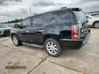 2007 GMC Yukon Denali z VIN 1GKFK63827J347069, wystawiony jako Copart lot #60819625 z przebiegiem 302 034 mil mil oraz Czysty tytuł • Clean title. Historia ofert i sprzedaży dostępna na DreamBid. Obrazek 2.