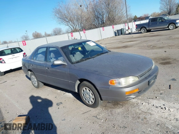 1995 Toyota Camry LE z VIN JT2SK12E0S0286848, wystawiony jako IAAI lot #41862969 z przebiegiem 220 923 mil mil oraz . Historia ofert i sprzedaży dostępna na DreamBid. Obrazek 1.