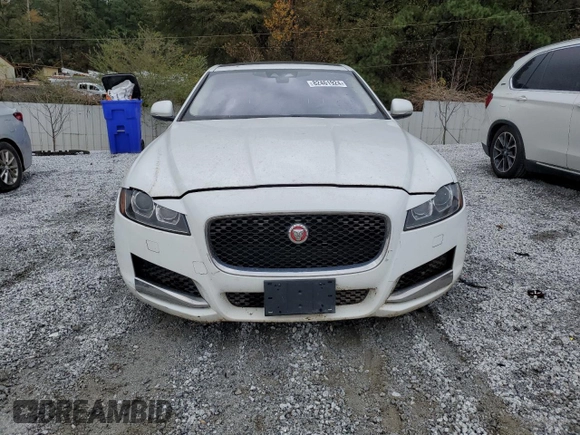 2016 Jaguar XF 35t Premium with VIN SAJBD4BV5GCY06116, listed as a Copart auction lot 82461924 with 98,609 mi miles and Clean Title. Bid and sale history available at carsss.com. Image 5.