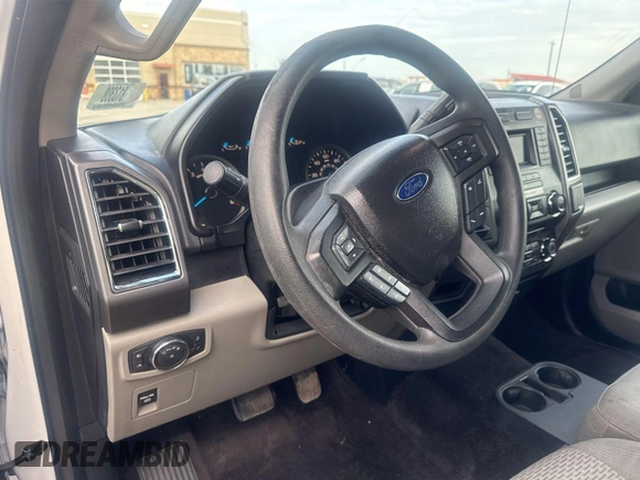 2016 Ford F-150 XLT z VIN 1FTEW1C87GFC59877, wystawiony jako IAAI lot #42882814 z przebiegiem 159 817 mil mil oraz . Historia ofert i sprzedaży dostępna na DreamBid. Obrazek 8.