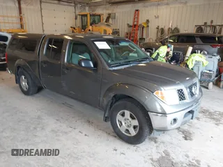 2008 Nissan Frontier LE z VIN 1N6AD09W08C438606, wystawiony jako IAAI lot #42166567 z przebiegiem 208 177 mil mil oraz . Historia ofert i sprzedaży dostępna na DreamBid. Obrazek 1.