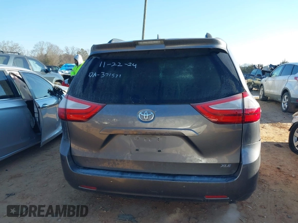 2019 Toyota Sienna XLE Auto Access Seat with VIN 5TDYZ3DC4KS971453, listed as a IAAI auction lot 41394821 with 93,308 mi miles. Bid and sale history available at carsss.com. Image 16.