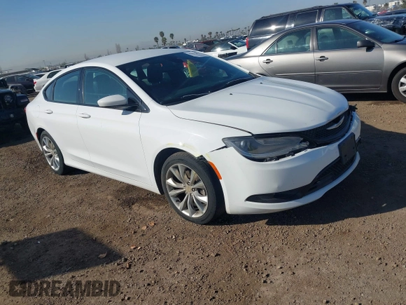 2015 Chrysler 200 S with VIN 1C3CCCBB2FN665650, listed as a IAAI auction lot 41616172 with 140,747 mi miles. Bid and sale history available at carsss.com. Image 1.