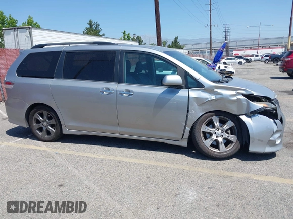 2017 Toyota Sienna SE with VIN 5TDXZ3DC8HS796970, listed as a IAAI auction lot 42272964 with 114,237 mi miles and . Bid and sale history available at DreamBid. Image 13.