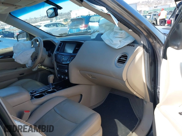 2015 Nissan Pathfinder S with VIN 5N1AR2MM6FC685997, listed as a IAAI auction lot 41772969 with 136,551 mi miles and . Bid and sale history available at DreamBid. Image 5.