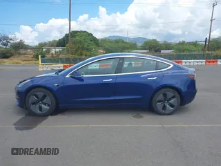 2018 Tesla Model 3 Long Range Battery z VIN 5YJ3E1EA6JF160859, wystawiony jako IAAI lot #42149636 z przebiegiem 81 159 mil mil oraz . Historia ofert i sprzedaży dostępna na DreamBid. Obrazek 14.