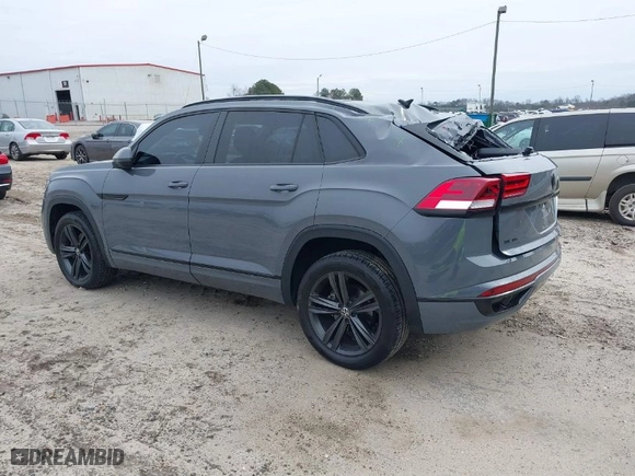 2021 Volkswagen Atlas Cross Sport 3.6L V6 SE w/Technology R-Line with VIN 1V2PE2CAXMC231037, listed as a IAAI auction lot 41380581 with 40,889 mi miles. Bid and sale history available at carsss.com. Image 3.
