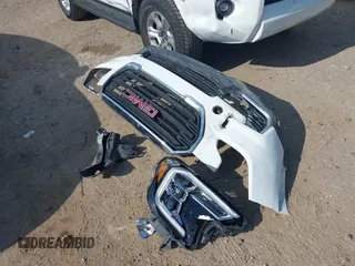 2024 GMC Terrain SLE z VIN 3GKALMEG3RL257313, wystawiony jako IAAI lot #42287772 z przebiegiem 34 062 mil mil oraz . Historia ofert i sprzedaży dostępna na DreamBid. Obrazek 12.