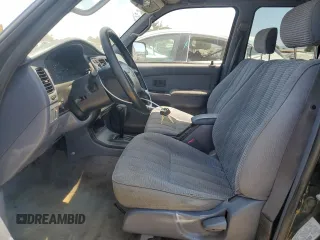 1998 Toyota 4Runner SR5 с VIN JT3GN86R2W0068947, выставлен на аукционе Copart как лот 61306905 с пробегом 205 753 миль миль и Списание • Salvage title. История ставок и продаж доступна на DreamBid. Изображение 7.