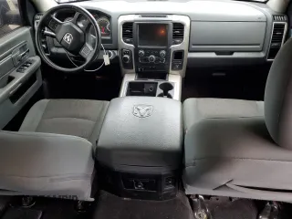 2015 Ram 1500 Big Horn z VIN 1C6RR6LM2FS623221, wystawiony jako Copart lot #58354075 z przebiegiem 175 761 mil mil oraz Czysty tytuł • Clean title. Historia ofert i sprzedaży dostępna na DreamBid. Obrazek 8.