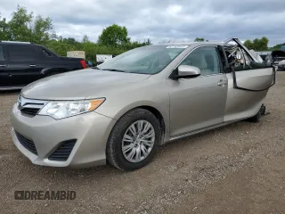 2014 Toyota Camry L with VIN 4T1BF1FK9EU468360, listed as a Copart auction lot 62743544 with 83,706 mi miles and Salvage Title. Bid and sale history available at carsss.com. Image 1.