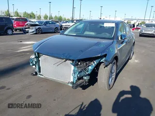 2025 Toyota Camry LE z VIN 4T1DAACK0SU038983, wystawiony jako IAAI lot #42300193 z przebiegiem 8690 mil mil oraz . Historia ofert i sprzedaży dostępna na DreamBid. Obrazek 6.