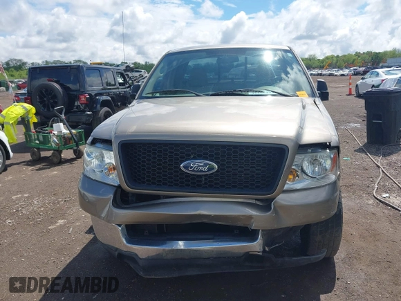 2004 Ford F-150 XL z VIN 1FTRF12W04NC41949, wystawiony jako IAAI lot #42251934 z przebiegiem Nie podano mil oraz . Historia ofert i sprzedaży dostępna na DreamBid. Obrazek 12.