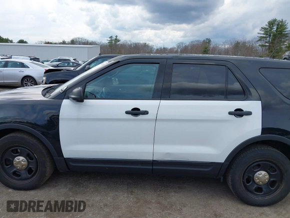 2013 Ford Utility Police Interceptor with VIN 1FM5K8AR3DGC20995, listed as a IAAI auction lot 42041125 with 199,419 mi miles. Bid and sale history available at carsss.com. Image 15.