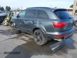 2015 Audi Q7 3.0T S line Prestige with VIN WA1DGAFE4FD004070, listed as a IAAI auction lot 41600288 with 157,842 mi miles. Bid and sale history available at carsss.com. Image 3.