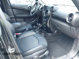 2016 MINI Countryman S with VIN WMWZC3C50GWT08510, listed as a IAAI auction lot 42046902 with 103,178 mi miles and . Bid and sale history available at DreamBid. Image 5.
