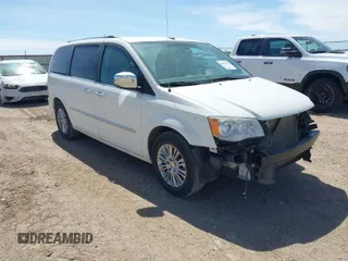 2011 Chrysler Town & Country Limited with VIN 2A4RR6DG2BR611268, listed as a IAAI auction lot 41853613 with 99,859 mi miles. Bid and sale history available at carsss.com. Image 1.
