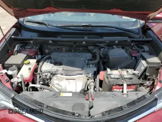 2018 Toyota RAV4 XLE z VIN 2T3WFREV2JW450439, wystawiony jako Copart lot #63300815 z przebiegiem 57 882 mil mil oraz Szkoda całkowita • Salvage title. Historia ofert i sprzedaży dostępna na DreamBid. Obrazek 12.