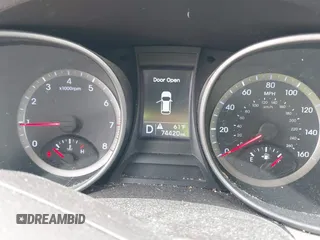2016 Hyundai Santa Fe z VIN 5XYZU3LB0GG318165, wystawiony jako IAAI lot #42158474 z przebiegiem 74 420 mil mil oraz . Historia ofert i sprzedaży dostępna na DreamBid. Obrazek 7.