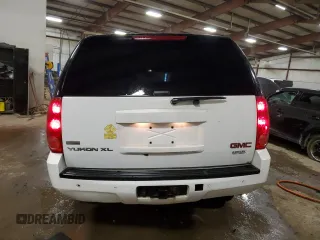 2011 GMC Yukon XL SLT with VIN 1GKS2KE32BR286468, listed as a Copart auction lot 50509415 with 271,634 mi miles and Clean Title. Bid and sale history available at carsss.com. Image 6.