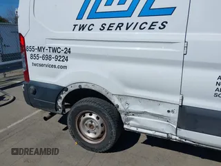 2020 Ford Transit Cargo z VIN 1FTBR1Y84LKB79621, wystawiony jako IAAI lot #41802213 z przebiegiem 89 167 mil mil oraz . Historia ofert i sprzedaży dostępna na DreamBid. Obrazek 19.