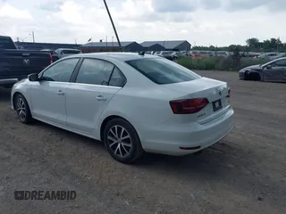 2017 Volkswagen Jetta SE с VIN 3VWDB7AJ7HM210175, выставлен на аукционе IAAI как лот 42573729 с пробегом 95 563 миль миль и . История ставок и продаж доступна на DreamBid. Изображение 3.