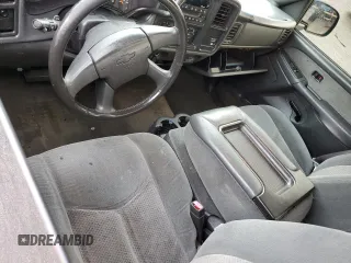 2003 Chevrolet Silverado 1500 with VIN 1GCEC14V33Z353129, listed as a Copart auction lot 83788644 with 172,787 mi miles and Salvage Title. Bid and sale history available at carsss.com. Image 8.