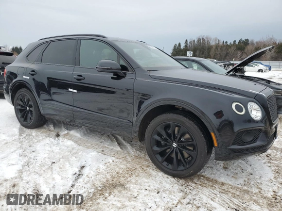 2018 Bentley Bentayga Signature z VIN SJAAC2ZV3JC019181, wystawiony jako Copart lot #42995265 z przebiegiem 82 747 mil mil oraz Czysty tytuł • Clean title. Historia ofert i sprzedaży dostępna na DreamBid. Obrazek 4.