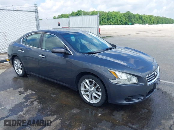 2013 Nissan Maxima SV z VIN 1N4AA5AP2DC831021, wystawiony jako IAAI lot #42255349 z przebiegiem 143 373 mil mil oraz . Historia ofert i sprzedaży dostępna na DreamBid. Obrazek 1.