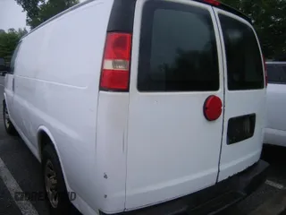 2014 Chevrolet Express Cargo z VIN 1GCSGAFX8E1168310, wystawiony jako IAAI lot #42567251 z przebiegiem 247 112 mil mil oraz . Historia ofert i sprzedaży dostępna na DreamBid. Obrazek 9.