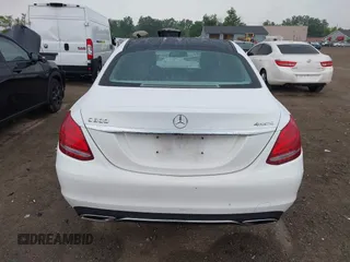 2015 Mercedes-Benz C 300 Luxury z VIN 55SWF4KB4FU064209, wystawiony jako IAAI lot #42676960 z przebiegiem 47 303 mil mil oraz . Historia ofert i sprzedaży dostępna na DreamBid. Obrazek 16.