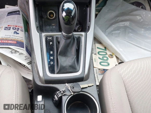 2015 Hyundai Elantra SE z VIN 5NPDH4AE1FH584383, wystawiony jako IAAI lot #42139657 z przebiegiem 141 309 mil mil oraz . Historia ofert i sprzedaży dostępna na DreamBid. Obrazek 11.