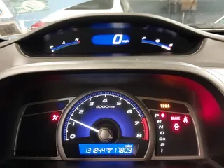 2009 Honda Civic LX z VIN 2HGFA16589H339048, wystawiony jako IAAI lot #42369275 z przebiegiem 131 844 mil mil oraz . Historia ofert i sprzedaży dostępna na DreamBid. Obrazek 7.