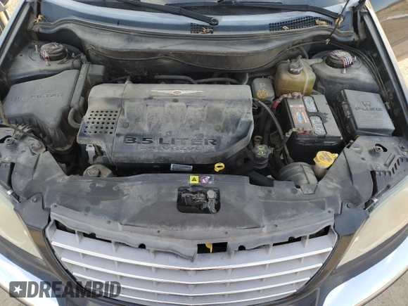 2005 Chrysler Pacifica with VIN 2C8GF78475R421982, listed as a Copart auction lot 41641625 with 220,676 mi miles and Salvage title. Bid and sale history available at DreamBid. Image 12.