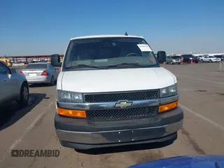 2020 Chevrolet Express Passenger LT z VIN 1GAZGPFG0L1246277, wystawiony jako IAAI lot #41466764 z przebiegiem 270 954 mil mil oraz . Historia ofert i sprzedaży dostępna na DreamBid. Obrazek 12.