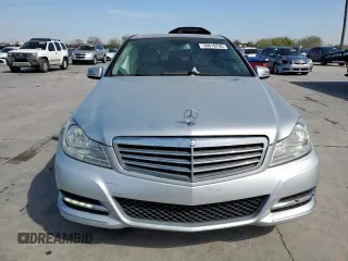 2014 Mercedes-Benz C 300 Sport z VIN WDDGF8AB3EA909949, wystawiony jako Copart lot #50618795 z przebiegiem 152 538 mil mil oraz Szkoda całkowita • Salvage title. Historia ofert i sprzedaży dostępna na DreamBid. Obrazek 5.