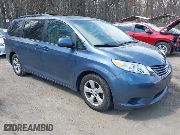 2015 Toyota Sienna LE AAS with VIN 5TDKK3DC8FS550190, listed as a IAAI auction lot 41924584 with 54,461 mi miles. Bid and sale history available at carsss.com. Image 1.