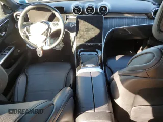 2022 Mercedes-Benz C 300 z VIN W1KAF4HB4NR030384, wystawiony jako Copart lot #46177174 z przebiegiem Nie podano mil oraz Nie do naprawy • Non repairable. Historia ofert i sprzedaży dostępna na DreamBid. Obrazek 8.