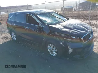 2019 Kia Sorento LX with VIN 5XYPG4A34KG509144, listed as a IAAI auction lot 41747105 with 129,874 mi miles. Bid and sale history available at carsss.com. Image 1.