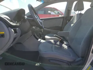 2017 Hyundai Accent SE z VIN KMHCT4AEXHU179394, wystawiony jako Copart lot #57889085 z przebiegiem 76 006 mil mil oraz Szkoda całkowita • Salvage title. Historia ofert i sprzedaży dostępna na DreamBid. Obrazek 7.