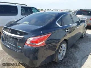 2013 Nissan Altima 2.5 SL with VIN 1N4AL3AP3DN492319, listed as a IAAI auction lot 41940472 with 109,838 mi miles. Bid and sale history available at carsss.com. Image 4.