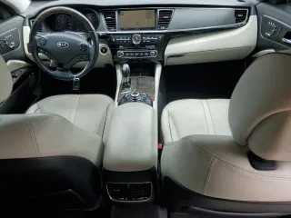 2015 Kia K900 Luxury with VIN KNALW4D43F6016812, listed as a Copart auction lot 61192595 with 137,171 mi miles and Clean title. Bid and sale history available at DreamBid. Image 8.