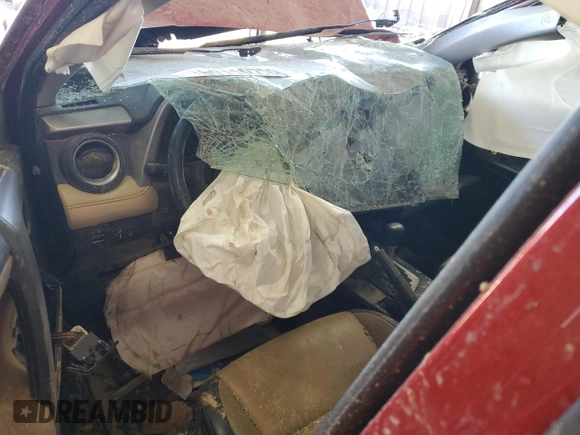 2016 Toyota RAV4 Limited z VIN 2T3DFREV1GW439061, wystawiony jako Copart lot #86280734 z przebiegiem Nie podano mil oraz Szkoda całkowita • Salvage title. Historia ofert i sprzedaży dostępna na DreamBid. Obrazek 8.
