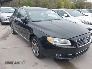 2011 Volvo S80 3.2L with VIN YV1952AS8B1137831, listed as a IAAI auction lot 40959835 with 84,609 mi miles. Bid and sale history available at carsss.com. Image 1.