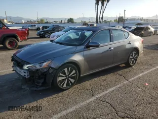 2019 Nissan Altima SV z VIN 1N4BL4DV4KC121358, wystawiony jako Copart lot #52239155 z przebiegiem 85 458 mil mil oraz Szkoda całkowita • Salvage title. Historia ofert i sprzedaży dostępna na DreamBid. Obrazek 1.