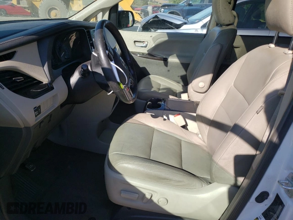 2018 Toyota Sienna XLE with VIN 5TDDZ3DCXJS208141, listed as a Copart auction lot 76208074 with 372,740 mi miles and Clean Title. Bid and sale history available at carsss.com. Image 7.